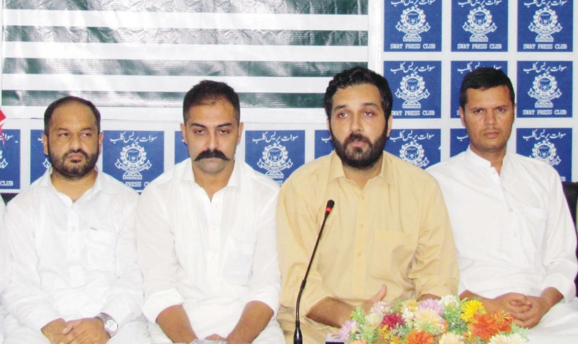 سیاسی پارٹیوں کے نوجوانوں کا کشمیر کی ازادی کیلئے پاک فوج کیساتھ جنگ پر جانے کا اعلان