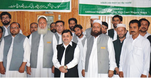 چیف جسٹس پشاور ہائی کورٹ کی ہدایات کی روشنی میں شجر کاری مہم کے اختتام پر ہفتہ صفائی مہم کاشاندار آغاز
