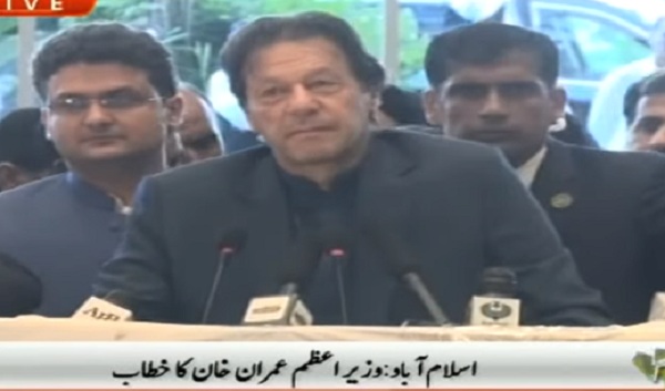 دنیا کشمیریوں کےساتھ کھڑی ہو نہ ہوہم ان کے ساتھ ہیں،عمران خان