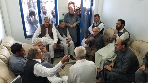 جے یو ائی ازادی مارچ، ٹرانسپورٹرز اور رہبر کمیٹی میں مذاکرات شروع