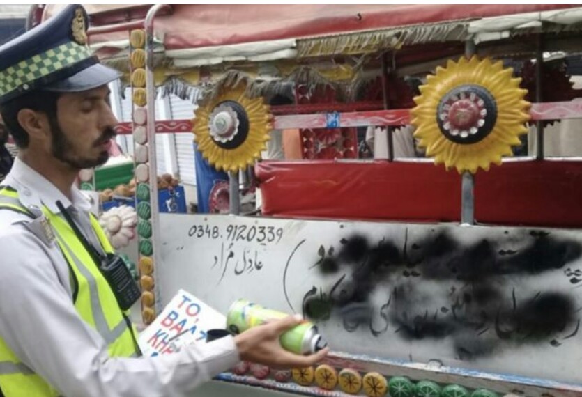 سوات،گاڑیوں پر نازیبا اور غیر اخلاقی جملے اور تصاویر کیخلاف مہم کا آغاذ