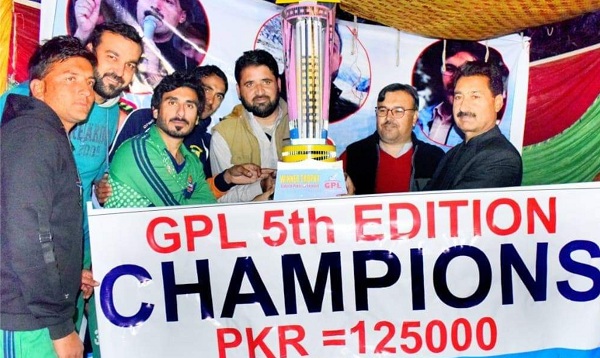 گالوچ پریمئیر لیگ کا پانچواں ایڈیشن اختتام پذیر، فضل اکبر نے کھلاڑیوں میں انعامات تقسیم کردیئے