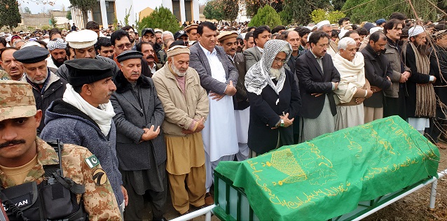فیروز شاہ ایڈوکیٹ کی نماز جنازہ ادا کردی گئی،امیر مقام سمیت اعلیٰ آفسران کی شرکت