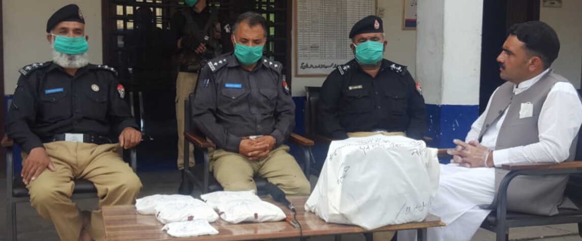 سوات، لنڈاکے چیک پوسٹ پر شراب اور ائس پکڑی گئی