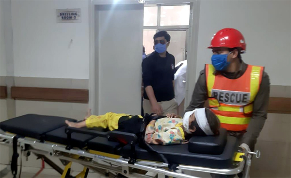 بریکوٹ ،موٹر کار کی ٹکر سے سات سالہ بچی زخمی