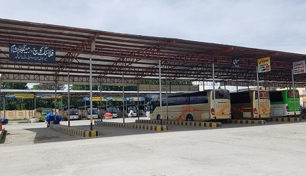 بس سٹینڈ کے کنڈیکٹر اور ڈرائیورز رونے لگیں، حکومت کو بددعائیں