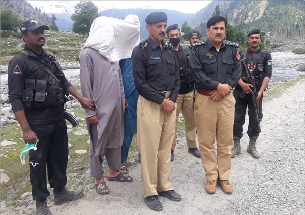 سوات پولیس کی کامیاب کاروائی، قتل میں ملوث ملزمان 5گھنٹوں کے اندر آلہ قتل سمیت گرفتار