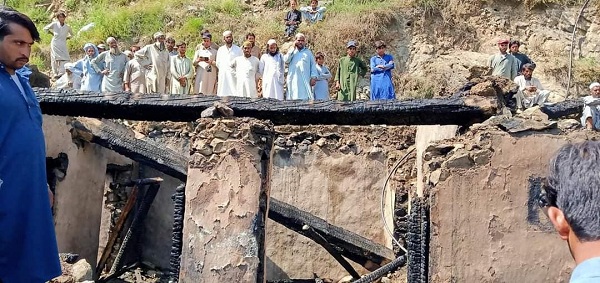 سوات، مکان کی چھت گر گئی، لاکھوں کا نقصان