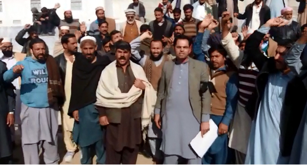 مینگورہ، کٹ گاڑی مالکان نے اجتماعی خود سوزی کی دھمکی دے دی