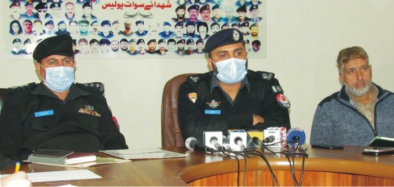 خواتین پر تشدد کی ویڈیو وائرل ہونے پر ضلعی پولیس سربراہ دلاور خان بنگش کا نوٹس
