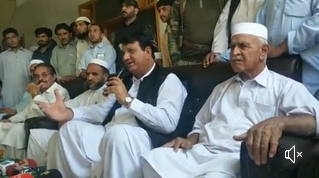 شانگلہ کا بڑا خاندان پیپلز پارٹی سے مستعفی، امیرمقام کے ہاتھ پر بیعت