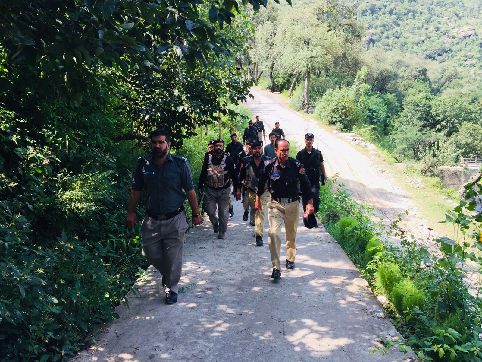 سوات پولیس کا NETٹیم کے ہمراہ سماج دشمن عناصر اور جرائم پیشہ افراد کے خلاف ضلع بھر میں کریک ڈاؤن