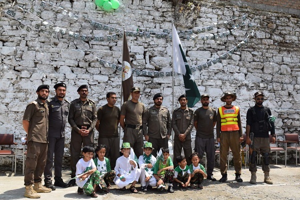 آرمی پبلک سکول شہداء کے لیے ریسکیو1122 ہیڈ کوارٹر میں فاتحہ خوانی