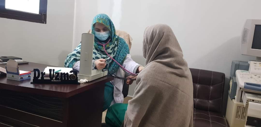 سوات :تحصیل کبل سے تعلق رکھنی والی ڈاکٹر عظمی پہلی خاتون جنرل سرجن بن گئی