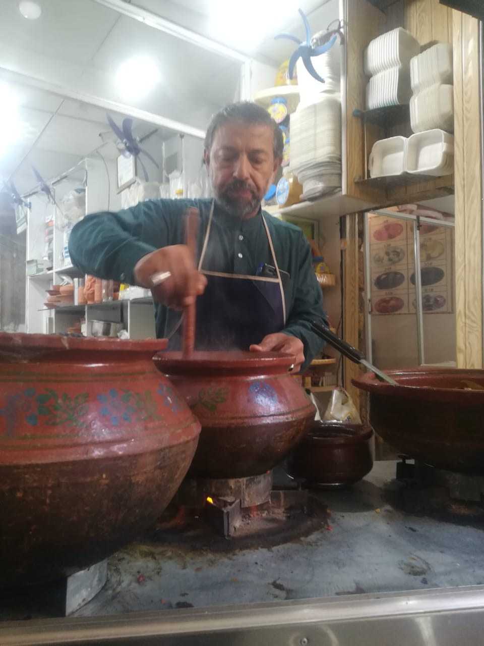 سوات میں روایتی کھانوں کا ڈھابہ سج گیا