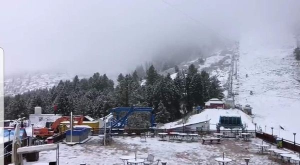 سوات ، وادی کالام اور مالم جبہ میں برفباری شروع