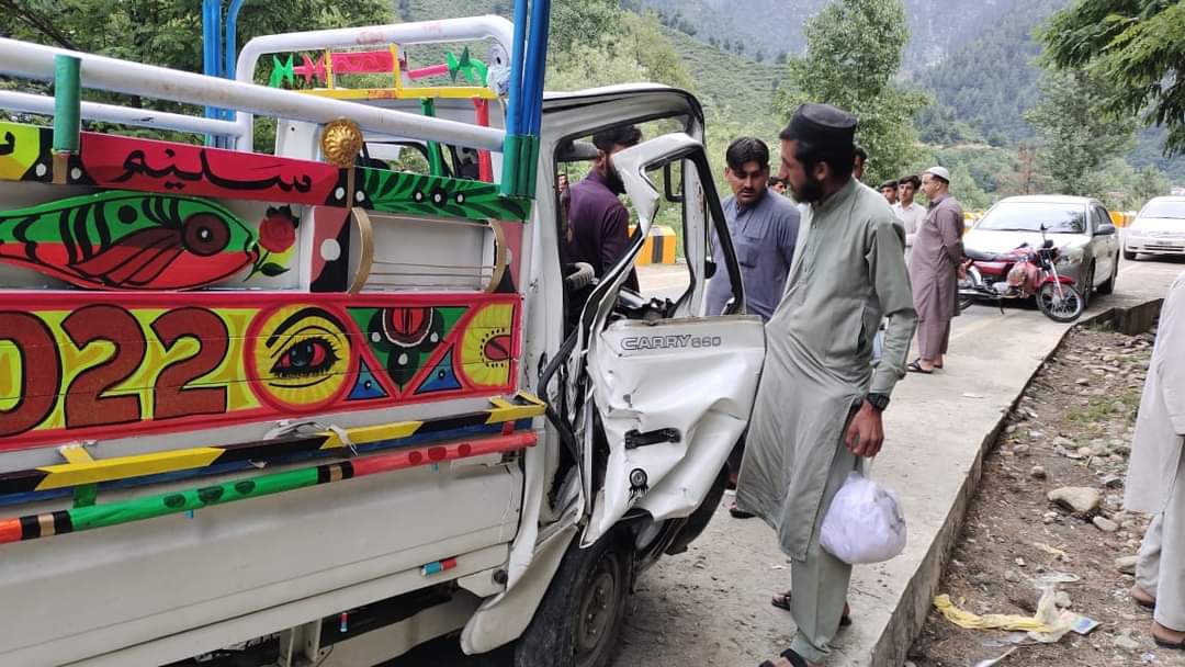 سیاحتی مقام گبین جبہ کے قریب لالکو میں المناک ٹریفک حادثہ،تین بچوں اور خواتین سمیت سات افراد شدید زخمی