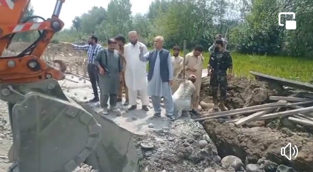 سعیدخان کانجو بائی پاس سڑک کی تعمیر پر چھاپہ ، ٹھیکیدار کو کام سے روک دیا گیا